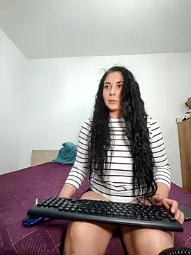 Snapshot of SaraDany chatting on 12-03-25, 06:39 SaraDany online show from 12-03-25, 06:39