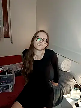 Snapshot of Cassy-Bloom chatting on 12-02-25, 01:05 Cassy-Bloom online show from 12-02-25, 01:05