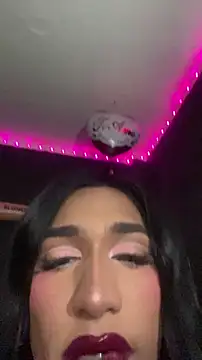 Snapshot of NikitaDragunXXX chatting on 12-17-25, 06:41 NikitaDragunXXX online show from 12-17-25, 06:41