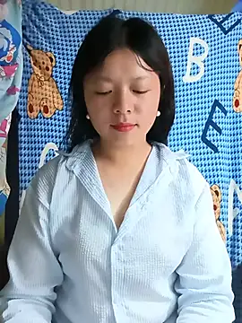 lisa-bae00 online show from 06-09-26, 12:00