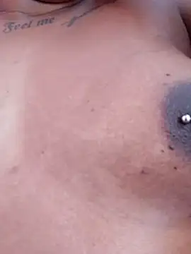 Snapshot of Jennyy31 chatting on 11-28-25, 09:01 Jennyy31 online show from 11-28-25, 09:01