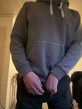 Snapshot of bart98geil chatting on 02-23-26, 06:33 bart98geil online show from 02-23-26, 06:33