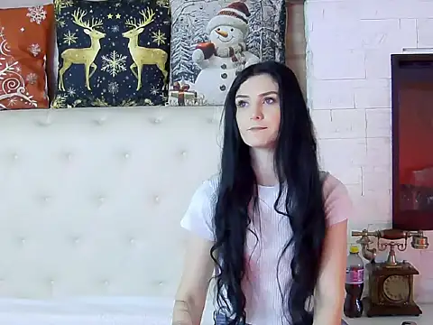 Snapshot of KendraNoir chatting on 12-17-25, 06:08 KendraNoir online show from 12-17-25, 06:08