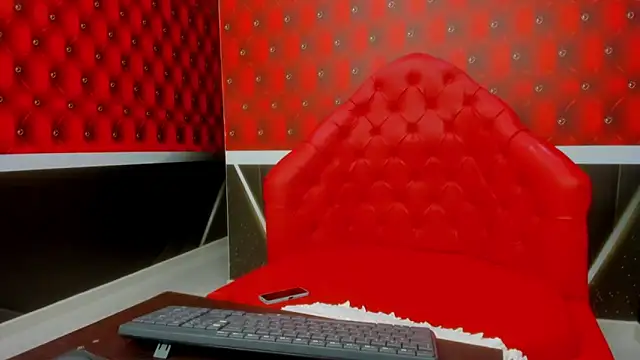 Snapshot of Bianca_Millf chatting on 02-07-26, 03:54 Bianca Millf online show from 02-07-26, 03:54