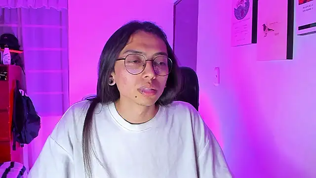 Snapshot of _Astrea_ chatting on 03-07-26, 02:52 Astrea online show from 03-07-26, 02:52