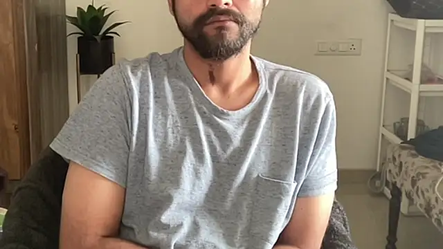 Snapshot of MakeMeAwareAah chatting on 12-21-25, 04:08 MakeMeAwareAah online show from 12-21-25, 04:08