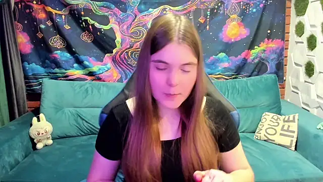 Snapshot of MiraaBloom chatting on 10-27-25, 01:59 MiraaBloom online show from 10-27-25, 01:59