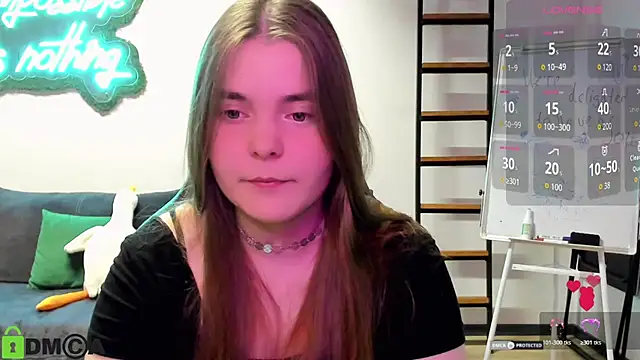 Snapshot of MiraaBloom chatting on 11-06-25, 02:29 MiraaBloom online show from 11-06-25, 02:29