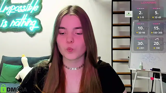 Snapshot of MiraaBloom chatting on 11-19-25, 02:28 MiraaBloom online show from 11-19-25, 02:28