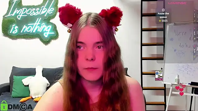 Snapshot of MiraaBloom chatting on 11-23-25, 02:06 MiraaBloom online show from 11-23-25, 02:06