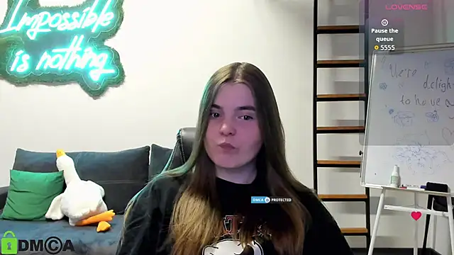 Snapshot of MiraaBloom chatting on 11-25-25, 02:28 MiraaBloom online show from 11-25-25, 02:28