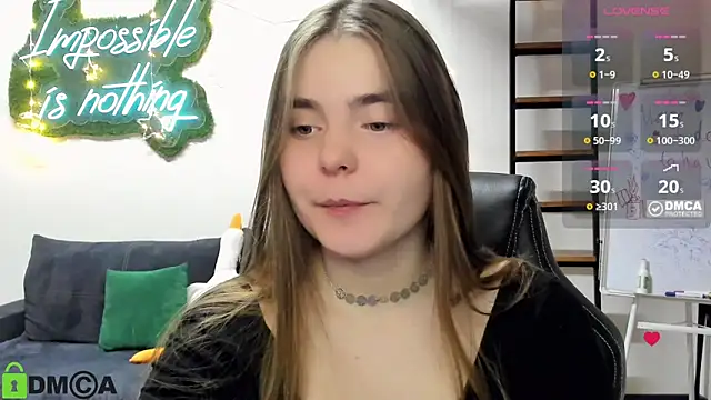 Snapshot of MiraaBloom chatting on 12-21-25, 02:02 MiraaBloom online show from 12-21-25, 02:02