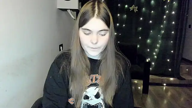 Snapshot of MiraaBloom chatting on 01-13-26, 02:44 MiraaBloom online show from 01-13-26, 02:44