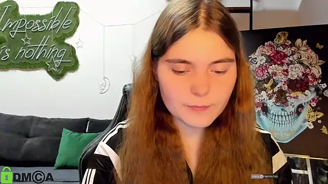 Snapshot of MiraaBloom chatting on 03-09-26, 02:43 MiraaBloom online show from 03-09-26, 02:43