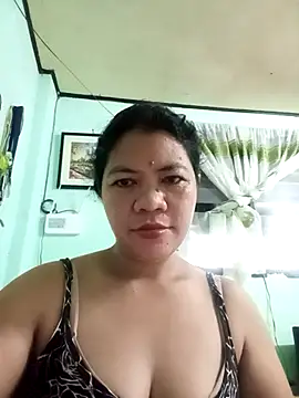 Snapshot of Yummymarie09 chatting on 10-30-25, 10:10 Yummymarie09 online show from 10-30-25, 10:10