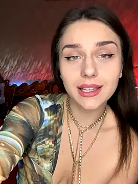 Snapshot of ScarletSi chatting on 11-05-25, 09:15 ScarletSi online show from 11-05-25, 09:15