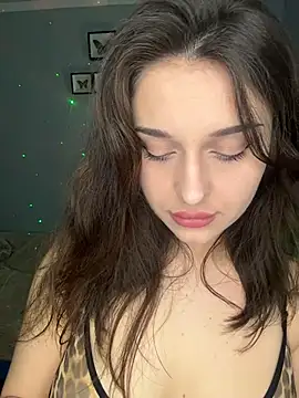 Snapshot of ScarletSi chatting on 03-11-26, 08:15 ScarletSi online show from 03-11-26, 08:15