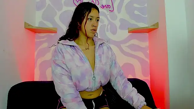 Snapshot of mia_scarlett7 chatting on 12-18-25, 01:28 mia scarlett7 online show from 12-18-25, 01:28