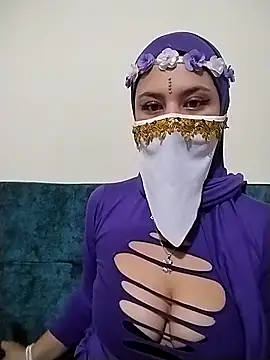 caroline peed online show from 10-22-25, 12:05