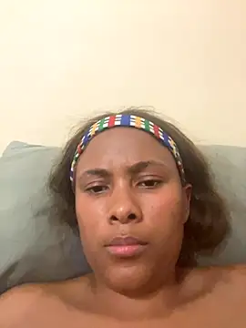 Snapshot of MelaninLeanne chatting on 11-25-25, 05:46 MelaninLeanne online show from 11-25-25, 05:46