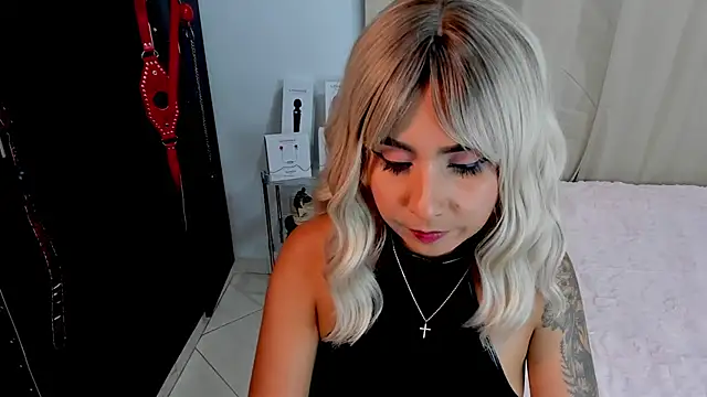 Emilyvalk  online show from 02-25-26, 10:52