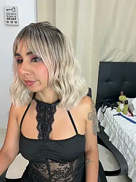 Emilyvalk  online show from 06-11-26, 12:19