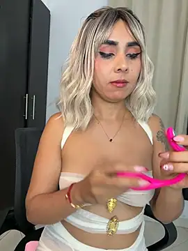Emilyvalk  online show from 06-18-26, 08:57