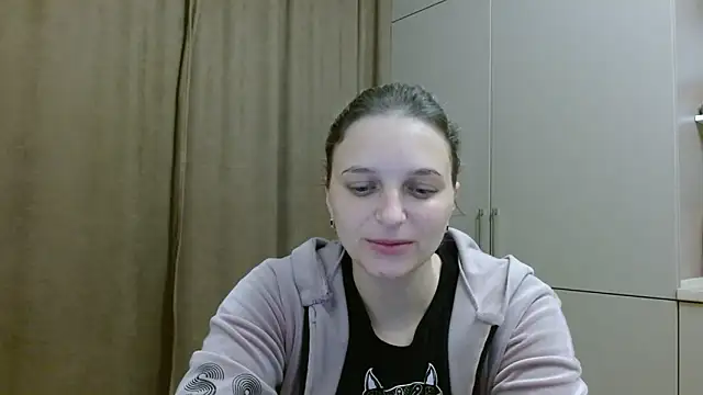 ElisSky301 online show from 11-06-25, 09:37