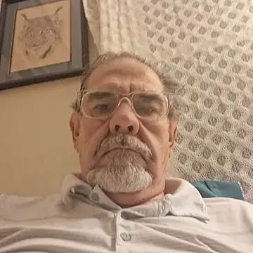 Snapshot of pena633 chatting on 11-09-25, 09:40 pena633 online show from 11-09-25, 09:40