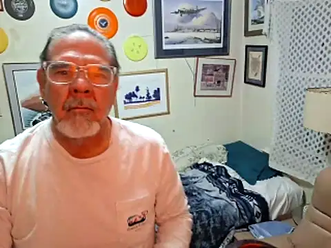 Snapshot of pena633 chatting on 11-26-25, 02:01 pena633 online show from 11-26-25, 02:01