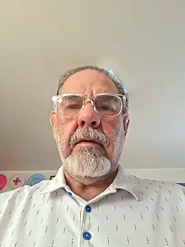 Snapshot of pena633 chatting on 12-15-25, 03:16 pena633 online show from 12-15-25, 03:16