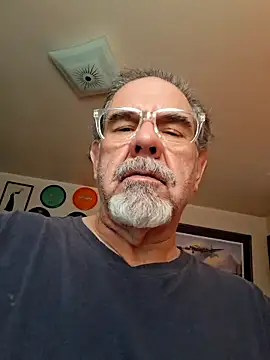 Snapshot of pena633 chatting on 01-06-26, 05:27 pena633 online show from 01-06-26, 05:27