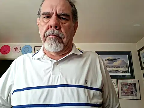 Snapshot of pena633 chatting on 01-07-26, 03:58 pena633 online show from 01-07-26, 03:58