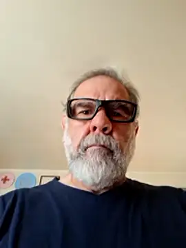 Snapshot of pena633 chatting on 05-11-26, 02:12 pena633 online show from 05-11-26, 02:12