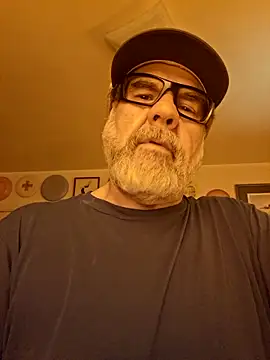 Snapshot of pena633 chatting on 05-19-26, 03:46 pena633 online show from 05-19-26, 03:46