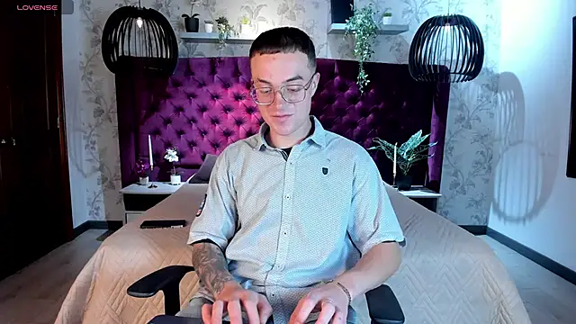 Lil James online show from 11-22-25, 06:07