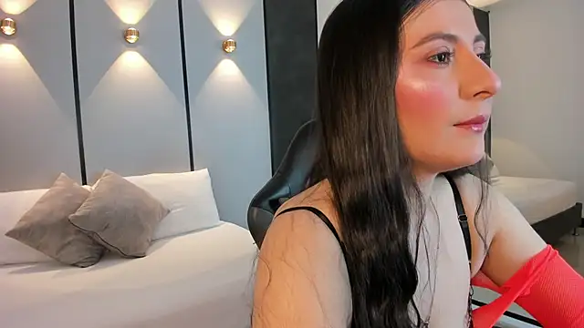 mia collins96 online show from 04-19-26, 02:22