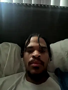 Snapshot of Mrmakeherwet_Tez chatting on 10-22-25, 12:33 Mrmakeherwet Tez online show from 10-22-25, 12:33