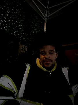 Snapshot of Mrmakeherwet_Tez chatting on 12-03-25, 06:54 Mrmakeherwet Tez online show from 12-03-25, 06:54