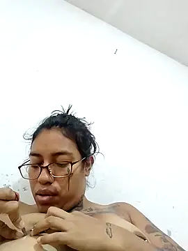 Snapshot of Chicattoo69 chatting on 11-05-25, 03:56 Chicattoo69 online show from 11-05-25, 03:56