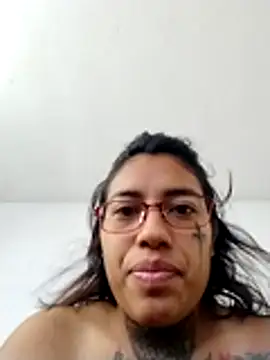 Snapshot of Chicattoo69 chatting on 11-18-25, 04:22 Chicattoo69 online show from 11-18-25, 04:22