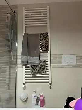 Snapshot of gatitalocahot chatting on 12-22-25, 09:12 gatitalocahot online show from 12-22-25, 09:12