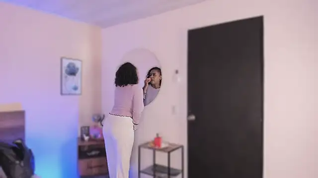 YariRose online show from 11-29-25, 01:58