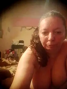 Snapshot of Mairi702 chatting on 05-24-26, 08:47 Mairi702 online show from 05-24-26, 08:47