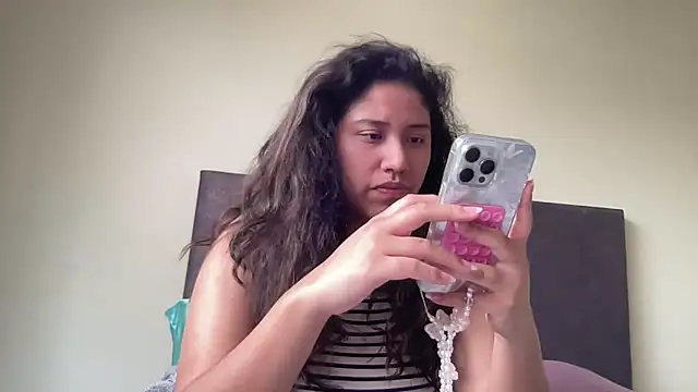 Snapshot of Kmiii21 chatting on 10-29-25, 03:25 Kmiii21 online show from 10-29-25, 03:25