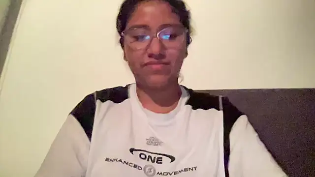 Snapshot of Kmiii21 chatting on 11-30-25, 07:01 Kmiii21 online show from 11-30-25, 07:01