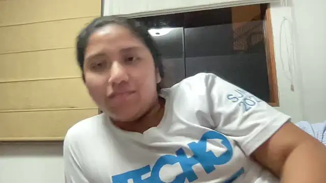 Snapshot of Kmiii21 chatting on 12-15-25, 02:05 Kmiii21 online show from 12-15-25, 02:05