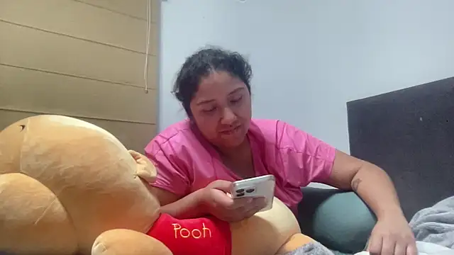 Snapshot of Kmiii21 chatting on 12-23-25, 05:05 Kmiii21 online show from 12-23-25, 05:05