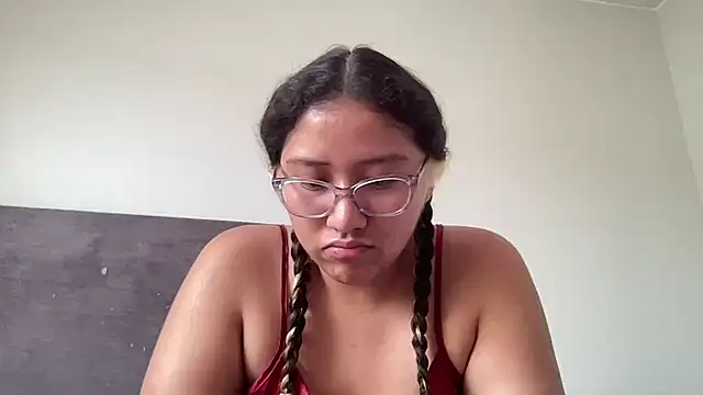 Snapshot of Kmiii21 chatting on 01-12-26, 06:57 Kmiii21 online show from 01-12-26, 06:57