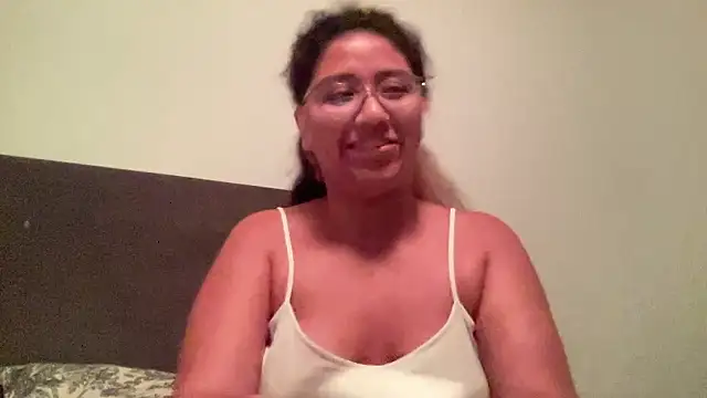 Snapshot of Kmiii21 chatting on 01-14-26, 05:24 Kmiii21 online show from 01-14-26, 05:24